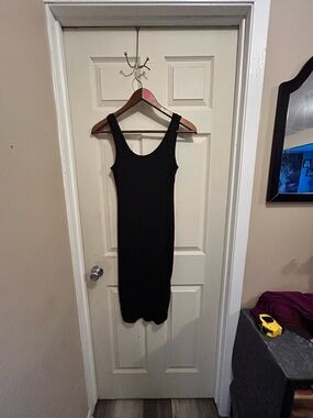 Ambiance - Classic Black Ribbed Tank Midi Dress - size medium